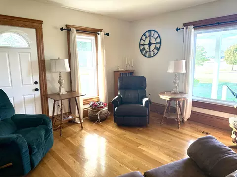Living - 4651 S Begole, Ithaca, MI 48847 photo 3 of 5