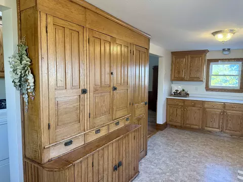 Kitchen - 4651 S Begole, Ithaca, MI 48847 photo 2 of 5