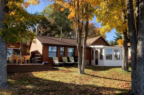 429 S S Lk, Cadillac, MI 49601