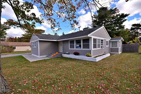719 S Lakeshore, Lake City, MI 49651