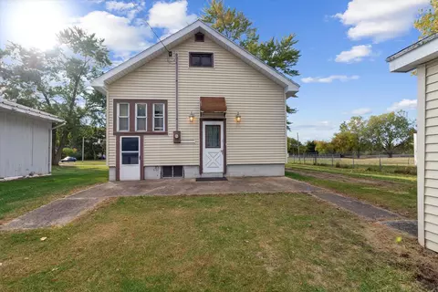 Exterior - 804 Hannah, Alma, MI 48801 photo 4 of 6