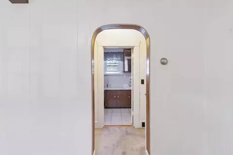 Entry Way - 804 Hannah, Alma, MI 48801 photo 2 of 6
