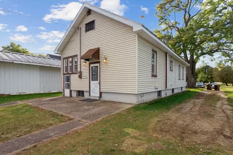 Exterior - 804 Hannah, Alma, MI 48801 photo 5 of 6