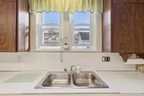Kitchen - 804 Hannah, Alma, MI 48801 photo 5 of 5