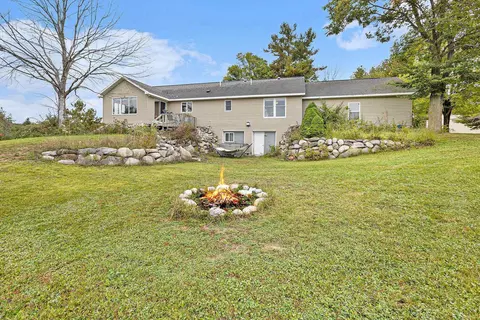 11355 N Us-31 N, Charlevoix, MI 49720 photo 4