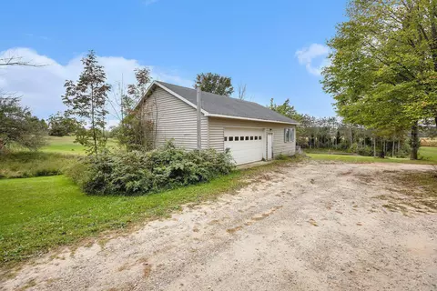 11355 N Us-31 N, Charlevoix, MI 49720 photo 9