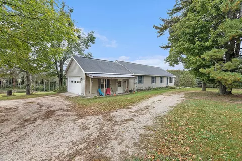 11355 N Us-31 N, Charlevoix, MI 49720 photo 7