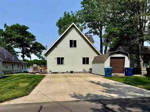 2871 Lakeshore, Gladwin, MI 48624 photo 2