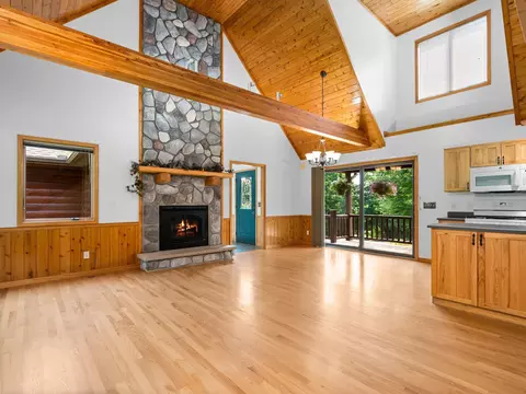 Living - 7277 Lautner, Williamsburg, MI 49690 photo 2 of 5