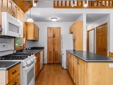Kitchen - 7277 Lautner, Williamsburg, MI 49690 photo 2 of 3