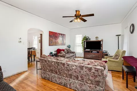 Living - 224 E Newark, Ithaca, MI 48847 photo 1 of 2