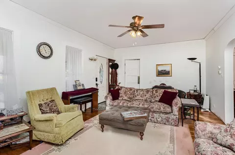 Living - 224 E Newark, Ithaca, MI 48847 photo 2 of 2