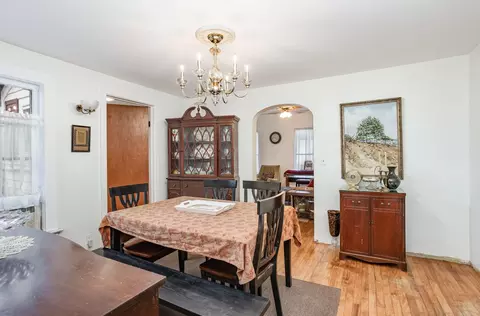 Dining - 224 E Newark, Ithaca, MI 48847 photo 2 of 2