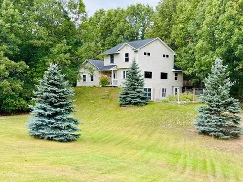 2219 Black Frst, Traverse City, MI 49696
