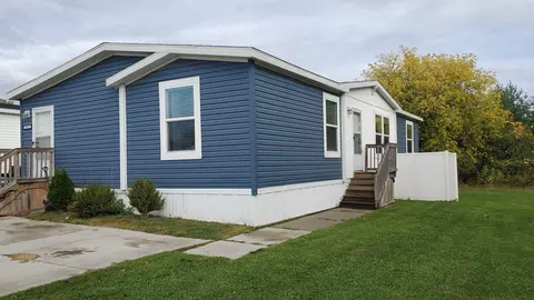1024 Pebble Crk, Mount Pleasant, MI 48858
