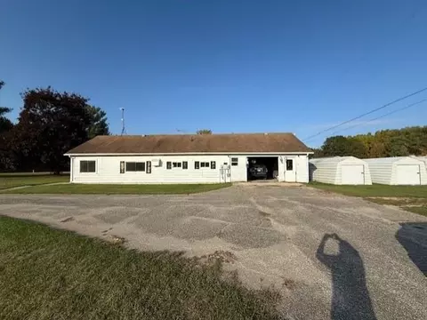 10969 E Lake Montcalm, Riverdale, MI 48877
