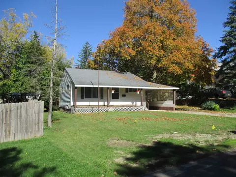 420 E Isham, Lyons, MI 48851