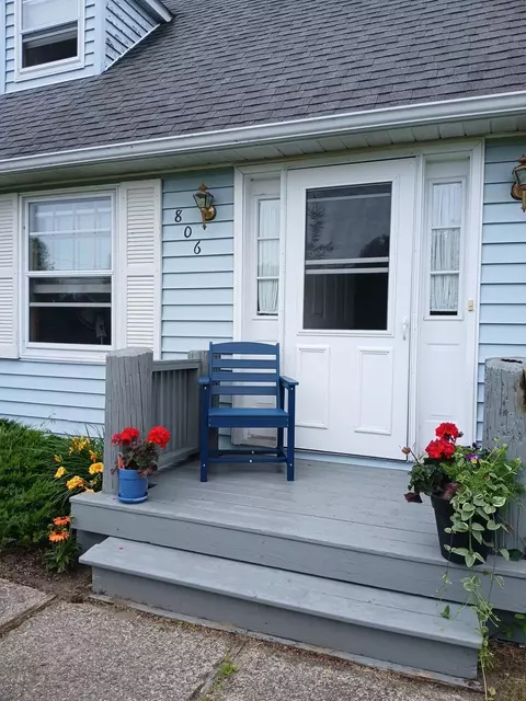 806 S Augres Riv, Au Gres, MI 48703
