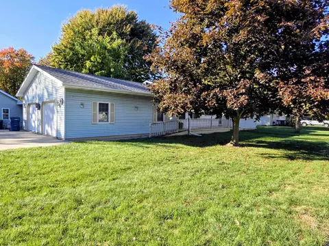 Exterior - 239 E Smt, Breckenridge, MI 48615 photo 2 of 4