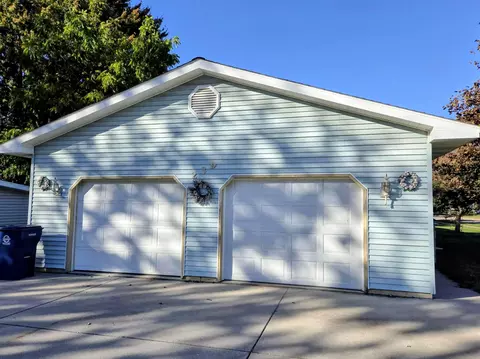 Exterior - 239 E Smt, Breckenridge, MI 48615 photo 4 of 4