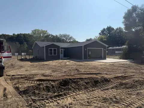 3884 N Lindy, Weidman, MI 48893