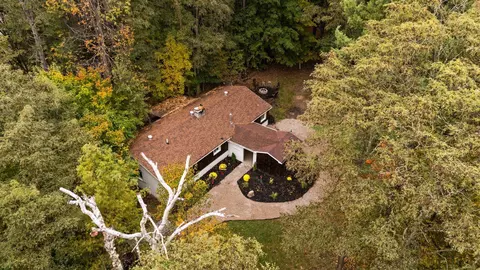 7550 N Reynolds, Lake Ann, MI 49650