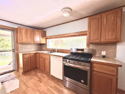 Kitchen - 9067 E Lincoln, Cedar, MI 49621 photo 1 of 3