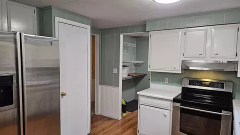 Kitchen - 3313 Bennett, Cheboygan, MI 49721 photo 3 of 4