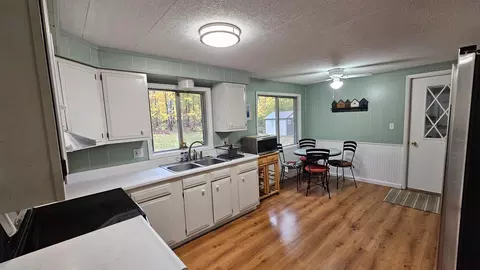 Kitchen - 3313 Bennett, Cheboygan, MI 49721 photo 4 of 4