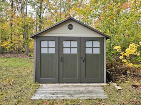 Exterior - 3313 Bennett, Cheboygan, MI 49721 photo 3 of 8