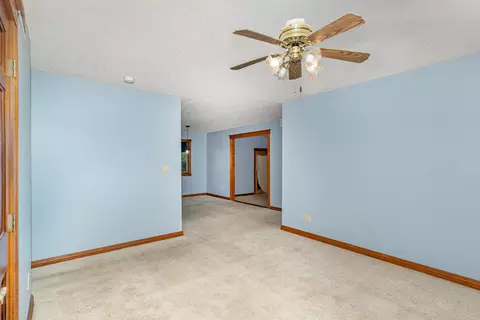 Living - 5219 E Broadway, Mount Pleasant, MI 48858 photo 2 of 4