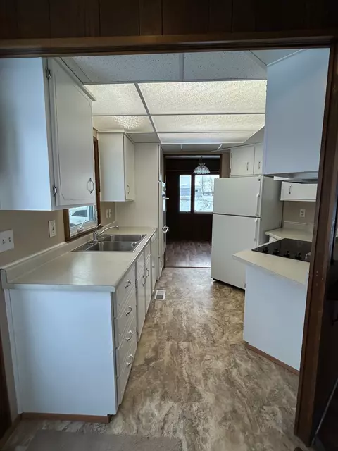 Kitchen - 5614 Cavender, Shepherd, MI 48883 photo 1 of 5
