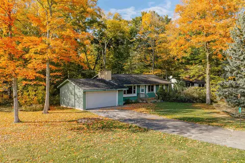 431 N Nanagosa, Suttons Bay, MI 49682