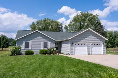 1006 Clubhouse, Lake Isabella, MI 48893