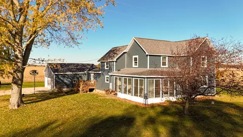 5346 S Loomis, Shepherd, MI 48883 photo 3