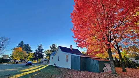 1237 Dandy, Cadillac, MI 49601 photo 2