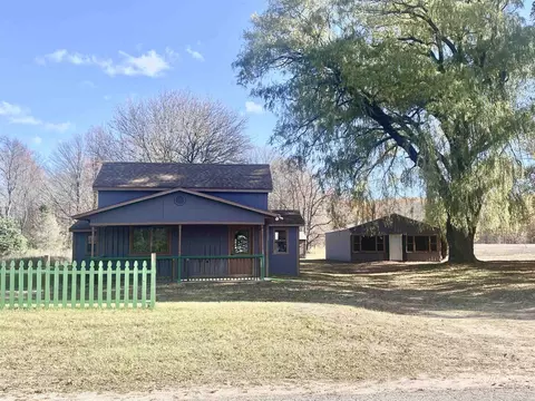 3281 Wallaker, Benzonia, MI 49616