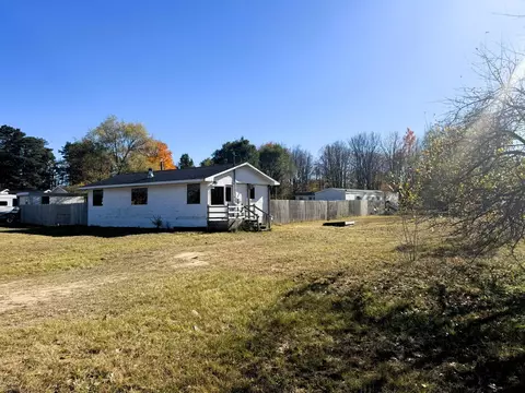 8034 Garfield, Rapid City, MI 49676
