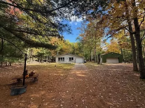 6025 Forest Hvn, Glen Arbor, MI 49636