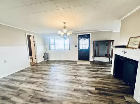 Living - 889 N Ferris, Sumner, MI 48889 photo 2 of 7