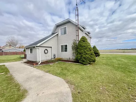 Exterior - 889 N Ferris, Sumner, MI 48889 photo 2 of 7