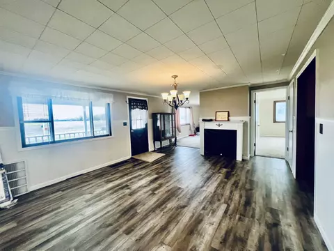 Living - 889 N Ferris, Sumner, MI 48889 photo 3 of 7