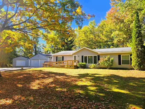 8990 Park, Alanson, MI 49706