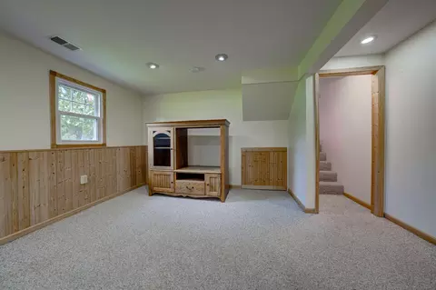 Living - 12199 S Lincoln, Cedar, MI 49621 photo 9 of 9