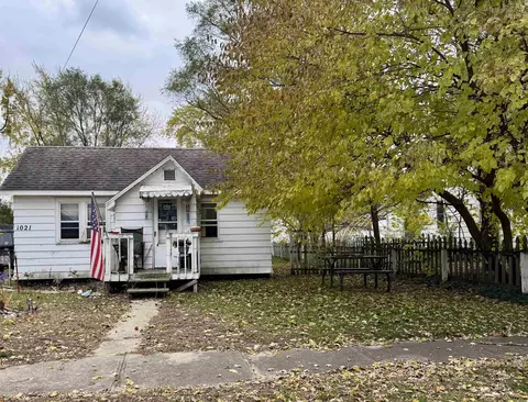 1021 Bruce, Mount Pleasant, MI 48858