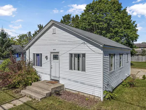 1402 Chestnut, Cadillac, MI 49601