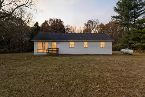 3289 N Ferris, Sumner, MI 48889