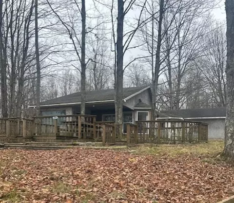 10763 Aylsworth, Beulah, MI 49617