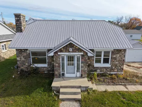 106 S S Vly, West Branch, MI 48661