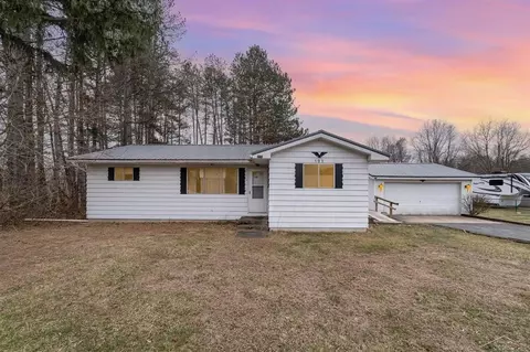 103 W Ludington, Farwell, MI 48622